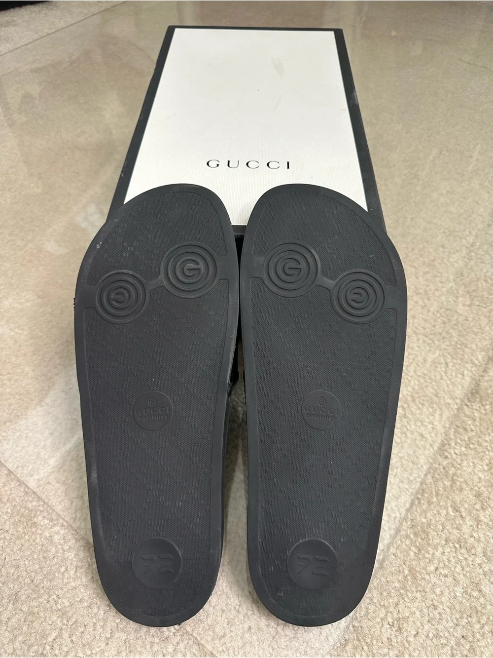 GUCCI GUCCY SEGA STARS BLACK GOLD MEN LEATHER RUBBER SLIDES SZ 11
